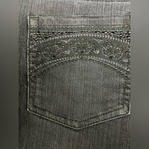 GLORIA VANDERBILT AMANDA ALL AROUND SLIMMING EFFECT BLACK JEANS. SIZE 14 - Picture 2 of 8